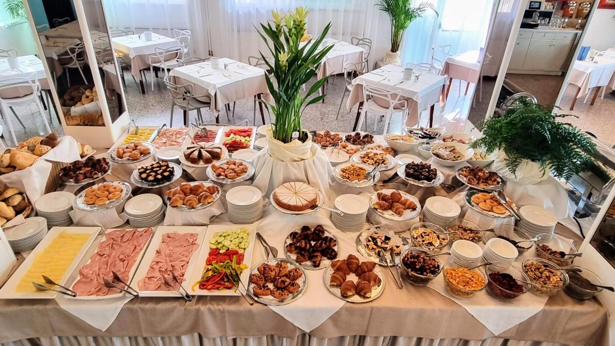 Hotel Bristol Lignano Sabbiadoro Kültér fotó