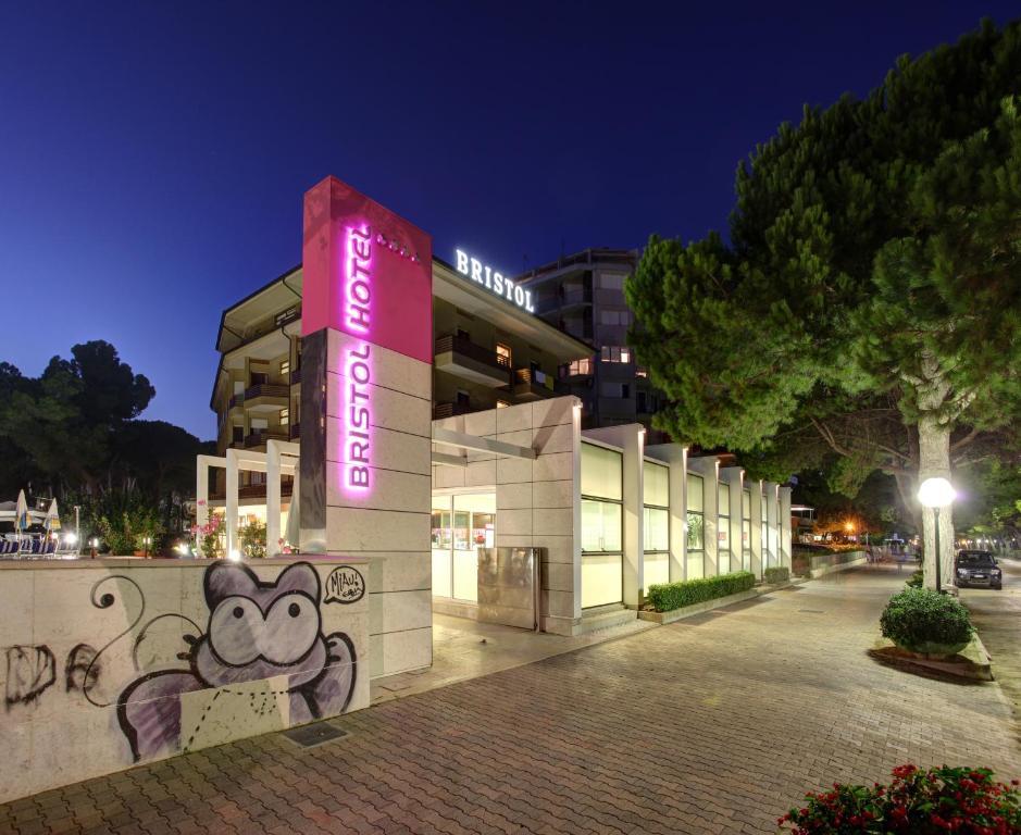 Hotel Bristol Lignano Sabbiadoro Kültér fotó