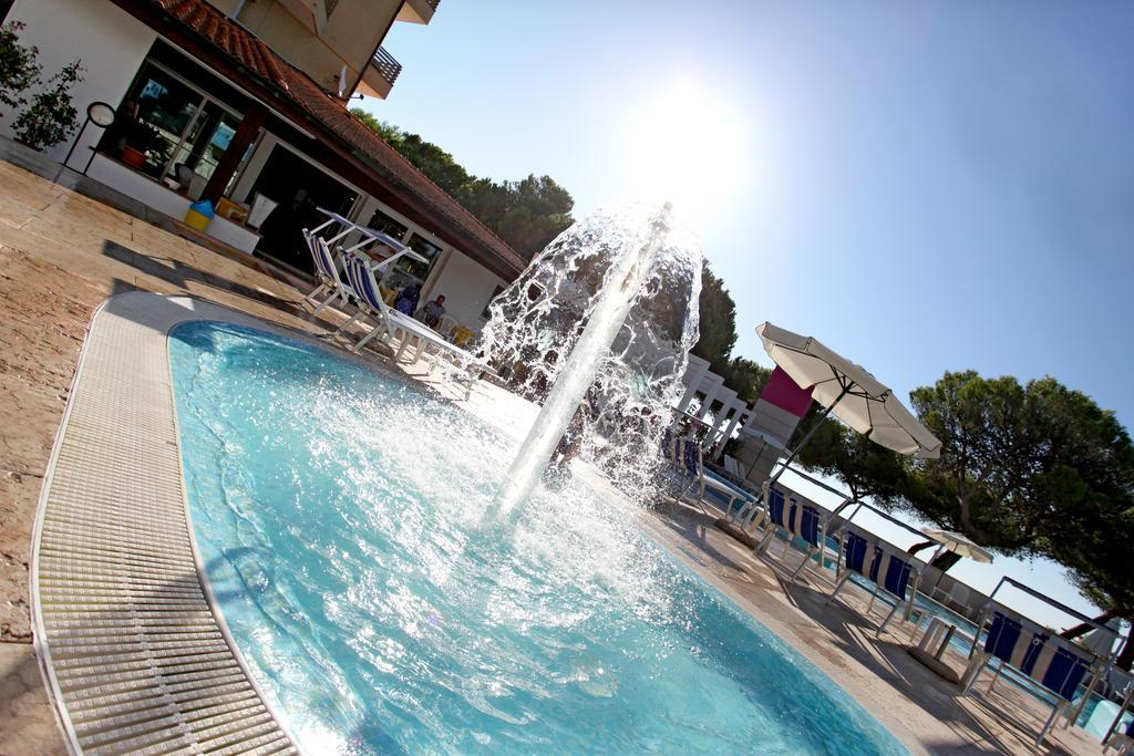 Hotel Bristol Lignano Sabbiadoro Kültér fotó