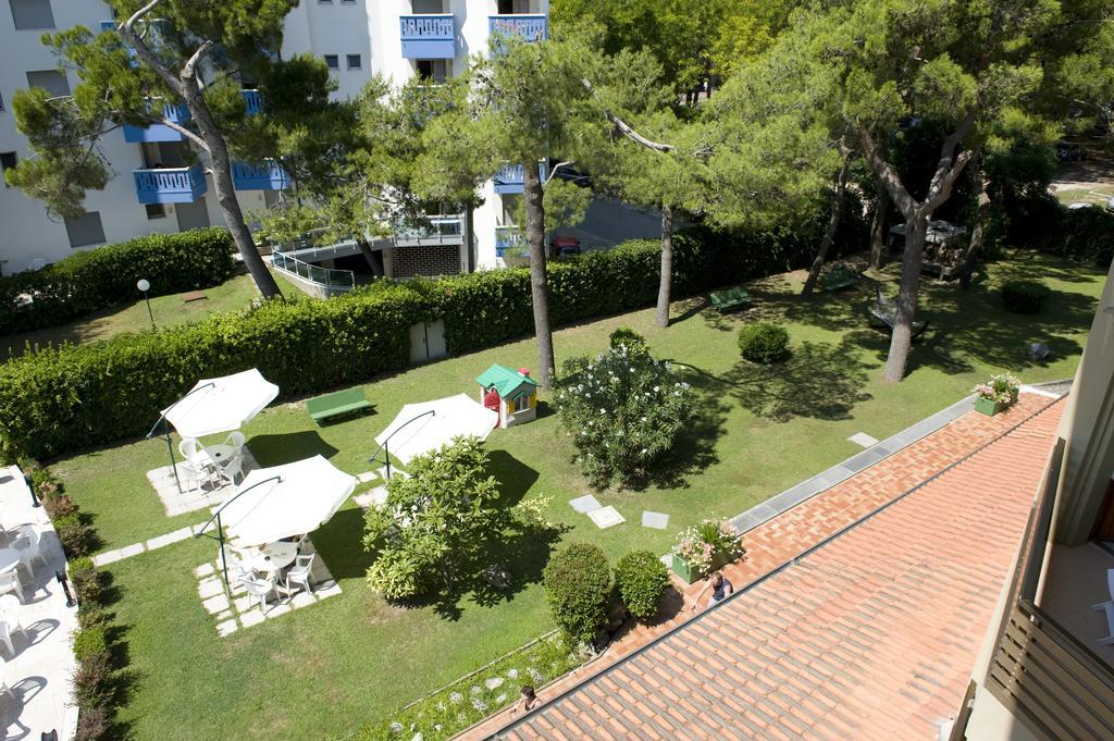 Hotel Bristol Lignano Sabbiadoro Kültér fotó